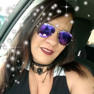 Meet your Posher, Marlene davila